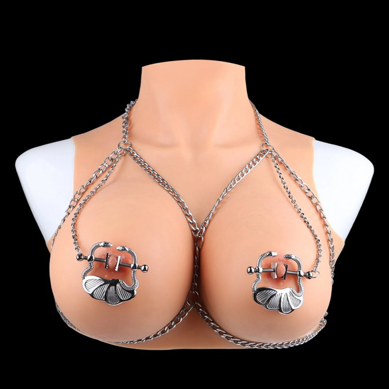 Pinces à tétons en métal à sangle Bettie Bondage - Idéales pour les couples, jouets BDSM pour taquiner sexuellement