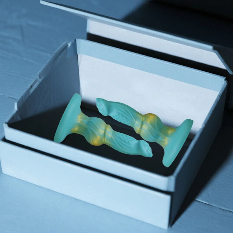 Gode Fantasy Canine avec ventouse – Jouet de stimulation vaginale verrouillé en silicone bleu et or