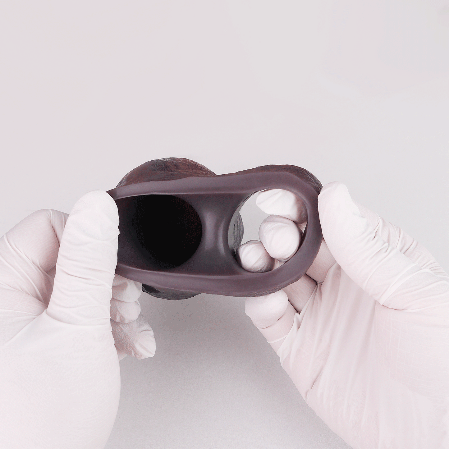 Manchon réaliste Obsidian Surge : gaine en silicone améliorant la circonférence avec double boucle d'ancrage
