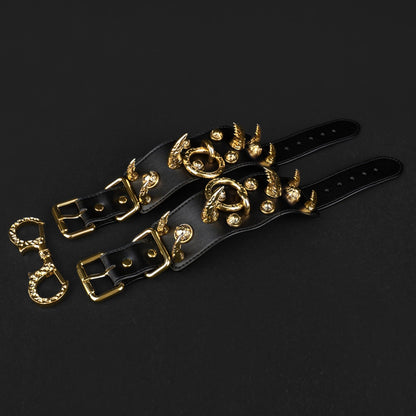 Menottes sexuelles en cuir à pointes dorées – Contraintes extrêmes Bettie Bondage Strap-on BDSM Toys