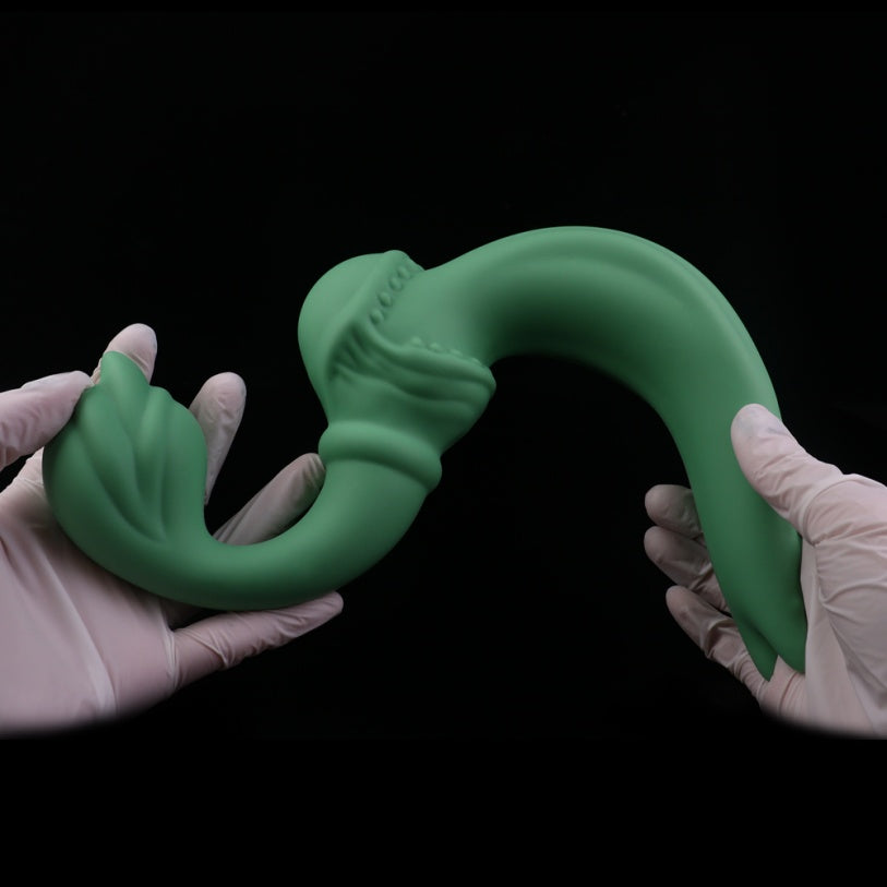 Two-Headed Predator Rocky – Monster Dildo Strap-On G-Spot Vibrator for Lesbian Couples