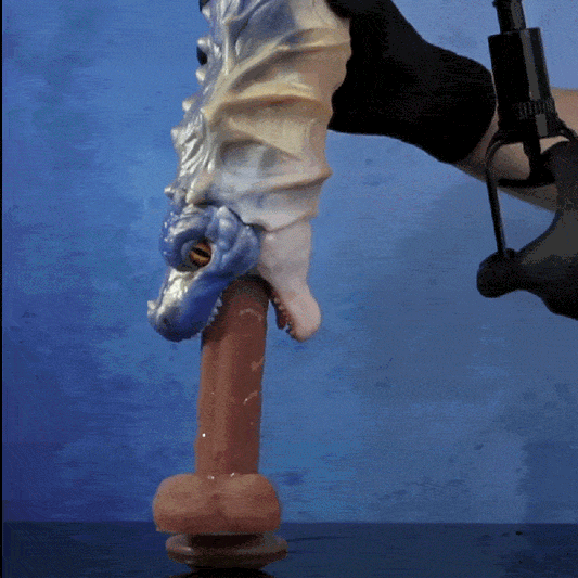 Premium Platinum Silicone Dragon Sex Doll – Integrated Vacuum Pump for Deep Suction & Realistic Texture